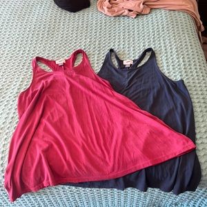 Old Navy razorback tanks M